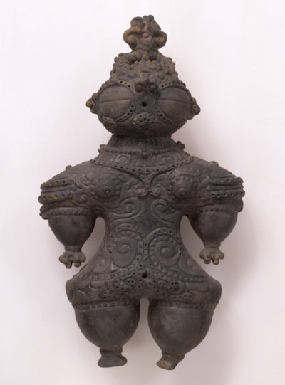 日本繩文時代的遮光器土偶，我第一次看到肢體完整的。