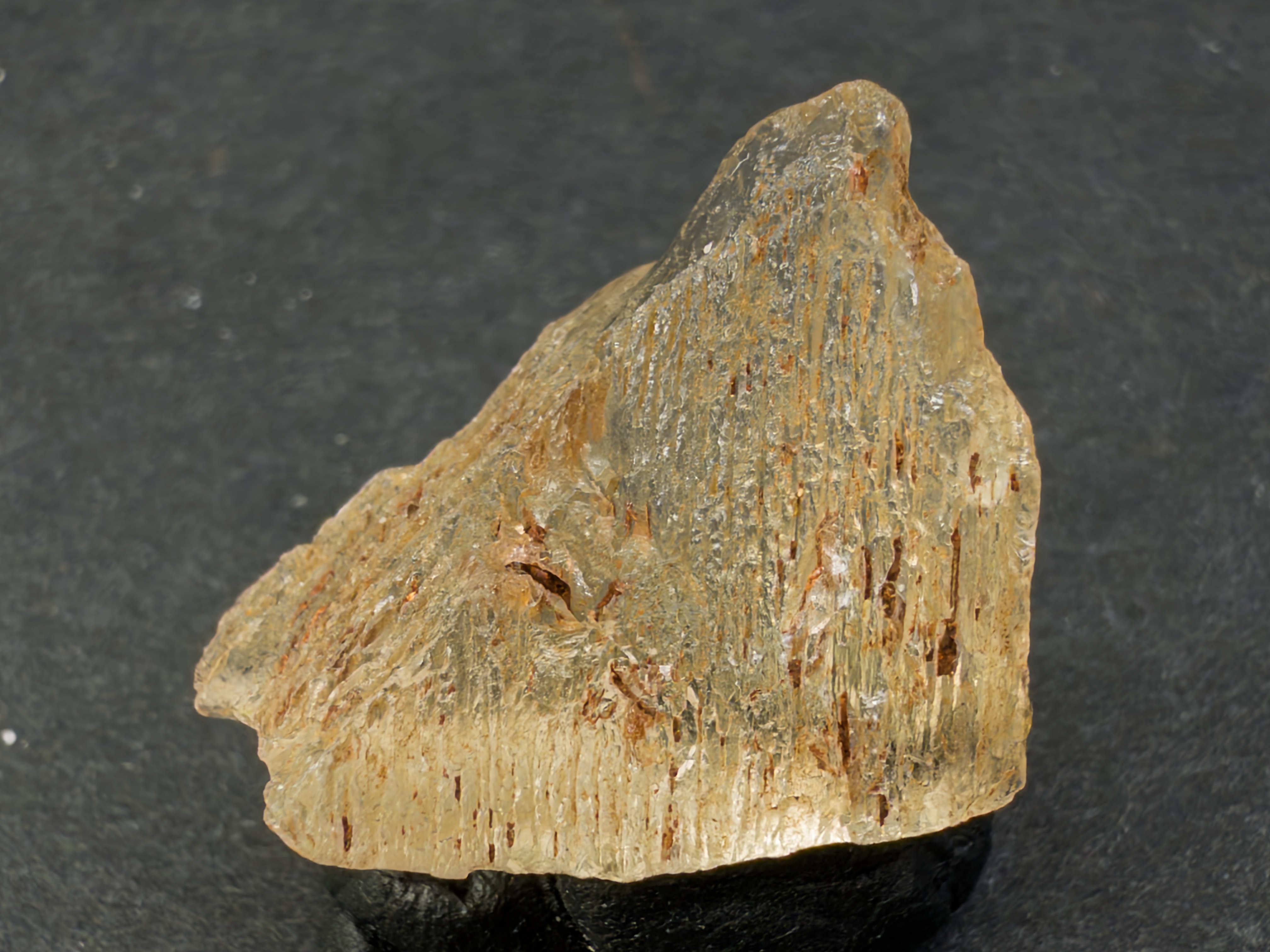 方柱石 – Fluorescent Minerals Shop
